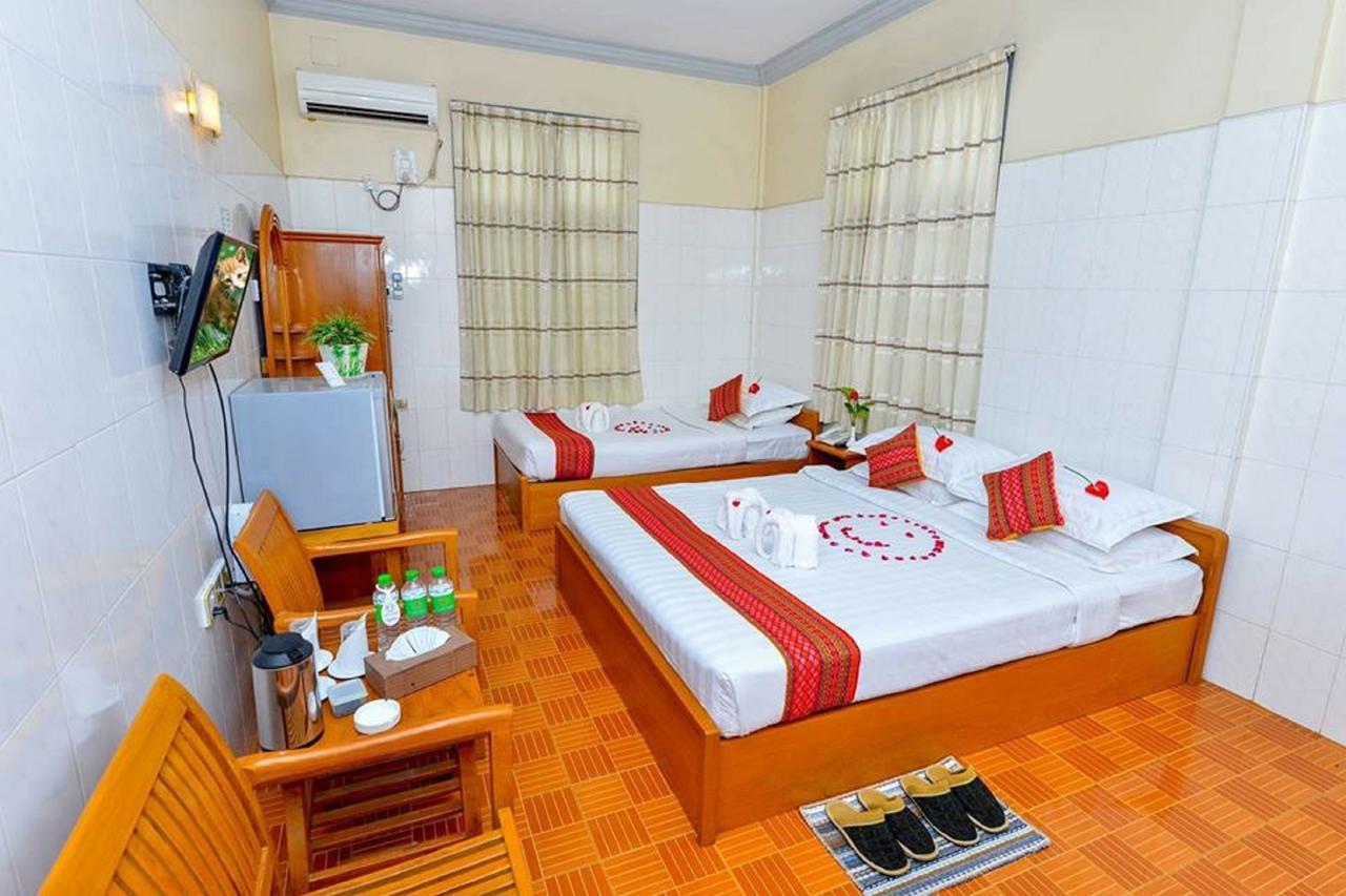 Hotel Smile Пин О Луин Екстериор снимка