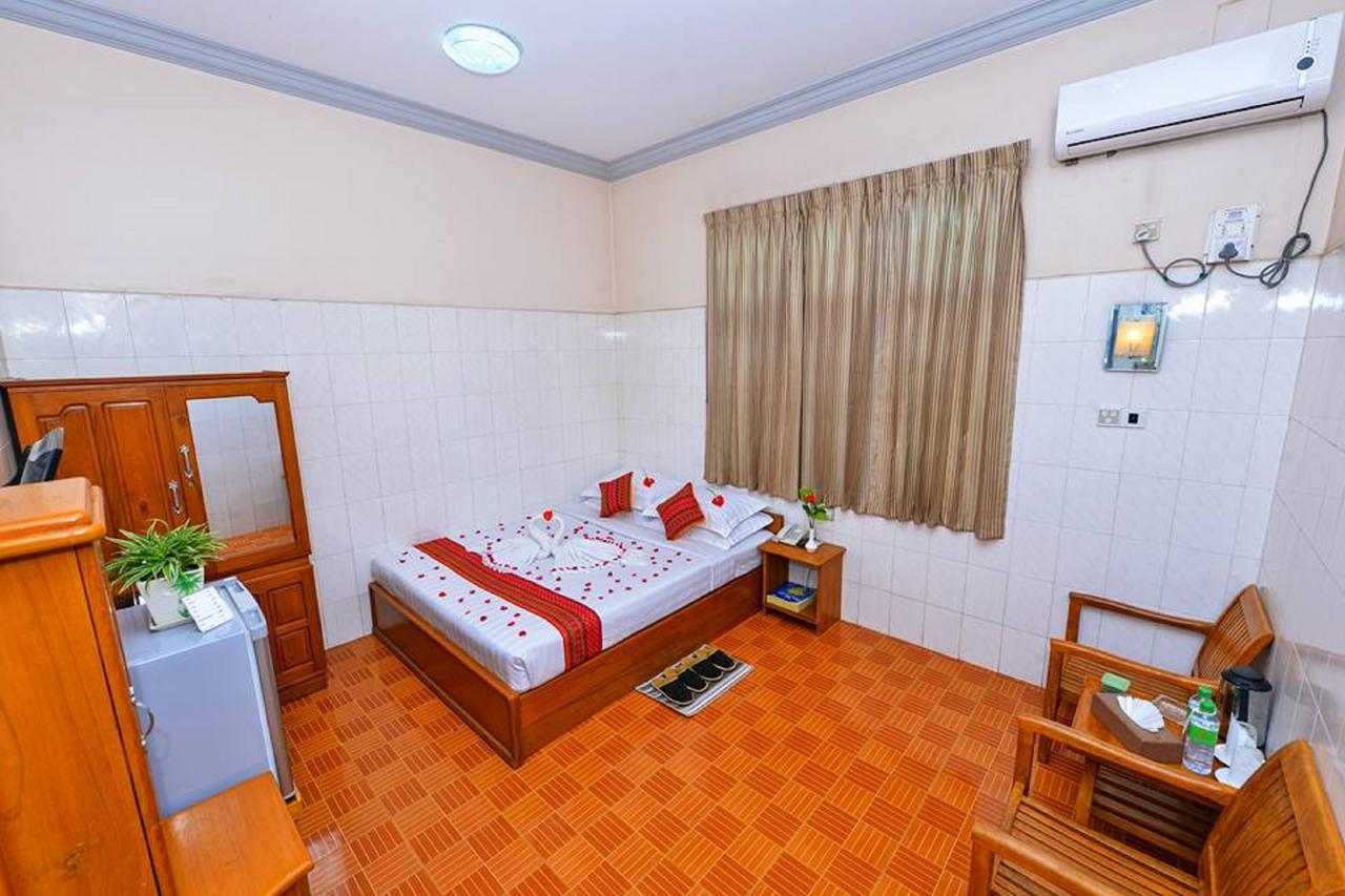 Hotel Smile Пин О Луин Екстериор снимка